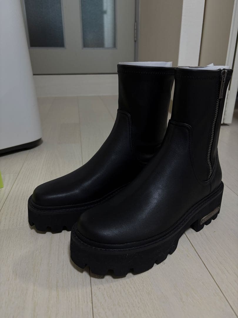 【新品未使用】チャールズアンドキース サイドジップ アンクルブーツ 23.5cm