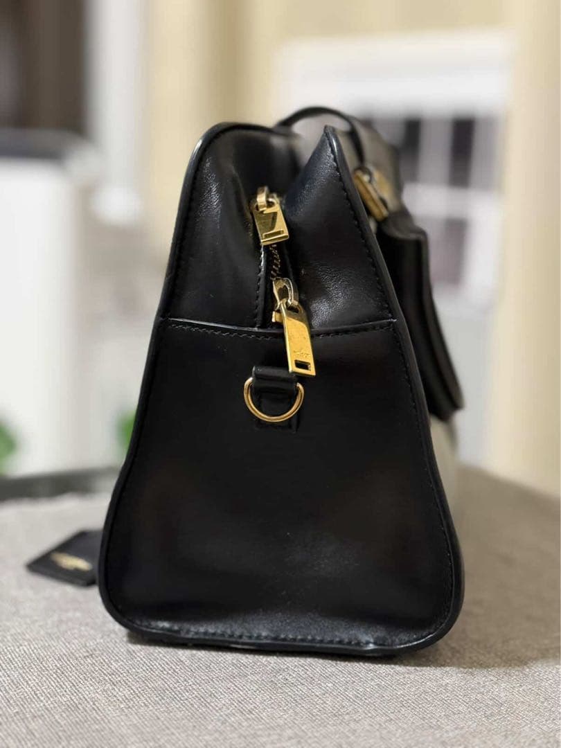 SAINT LAURENT ブラックレザー ベイビーカバス - メルカリ