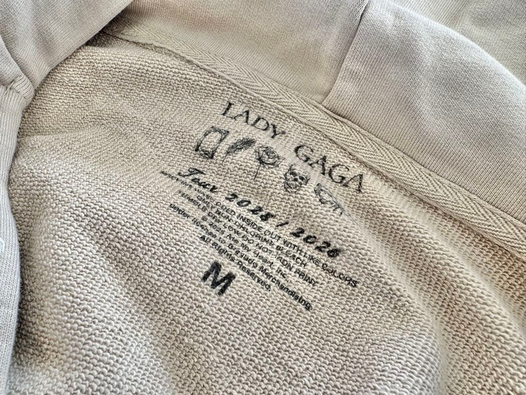 Yu 様ご依頼分(新品)レディーガガ パーカー M〜最安値〜 - メルカリ