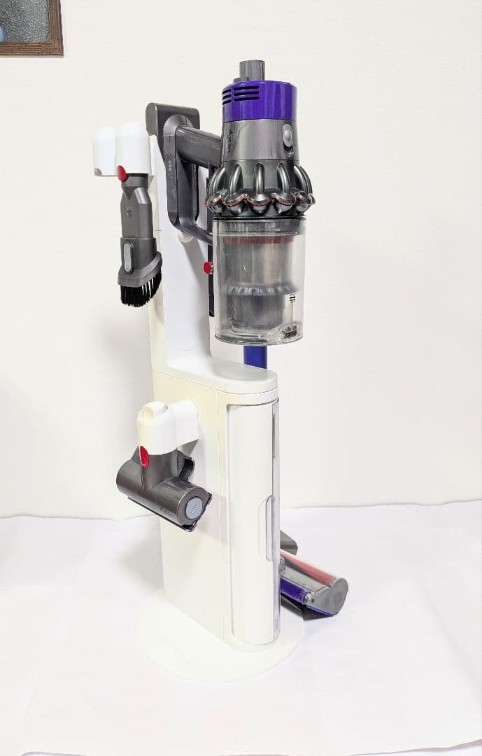 55分稼働】ダイソン掃除機V10 スタンド付きフルセット 動作品 ①