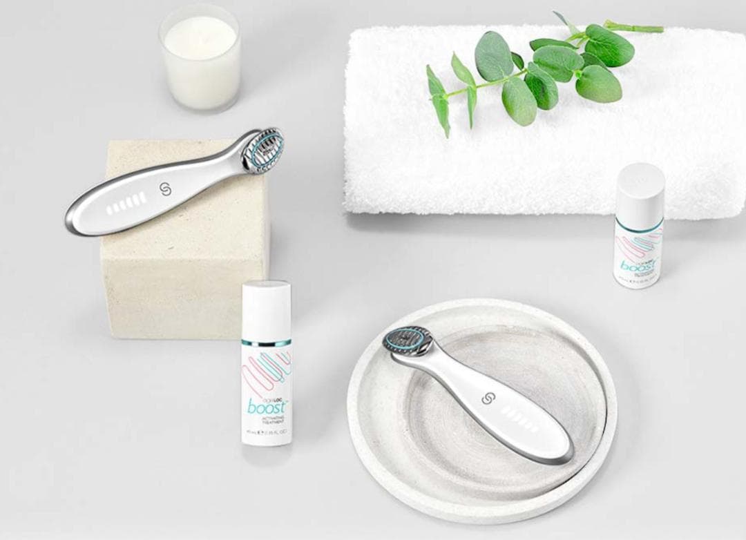 新品未使用未開封　ニュースキン　ブースト　 美顔器 充電器付き