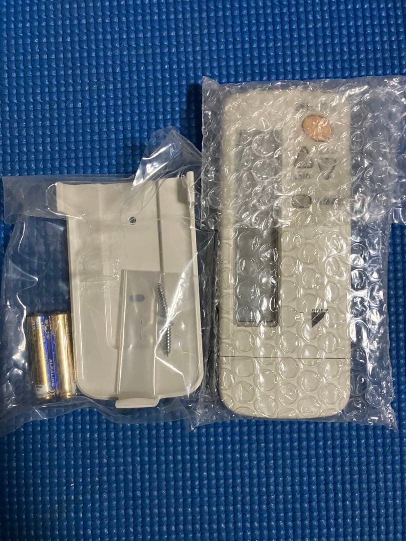 ダイキン エアコン リモコン BRC4C105 未使用品　リモコンホルダー付き Amazon.co.jp: ダイキン エアコンリモコン BRC4C105 : ホーム＆キッチン