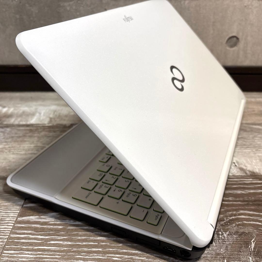 爆速仕様 Core i7 富士通ノートパソコン SSD Webカメラ - メルカリ