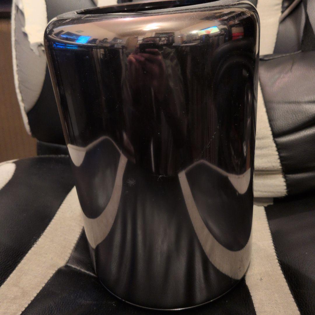 Apple Mac Pro (Late 2013) 本体② Apple Mac Pro Late 2013 3.5GHz 6-Core 1TB SSD D500 Up To 128GB RAM
