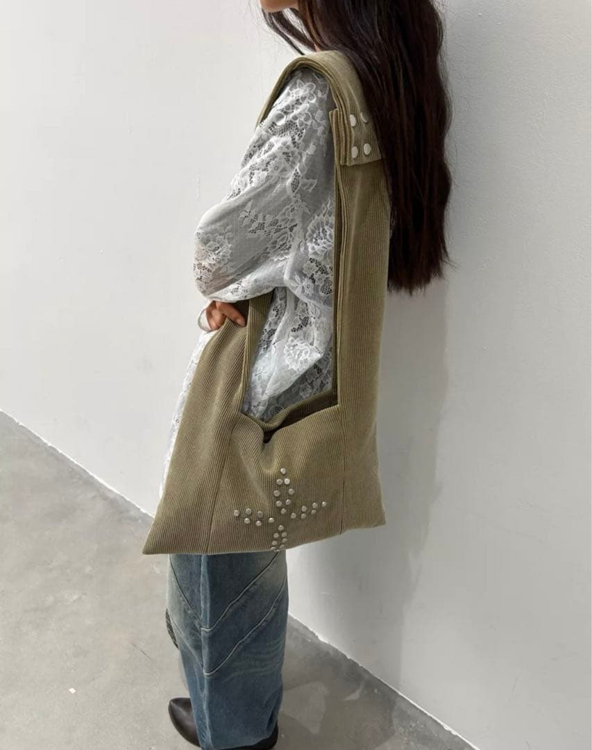 oinimi corduroy studs shoulder bag - メルカリ