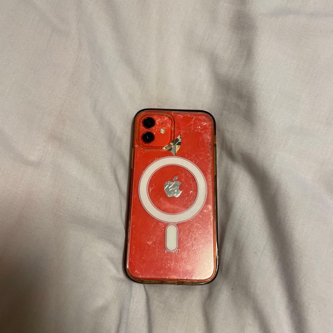 iPhone 12赤色 画面ひび割れあり - メルカリ