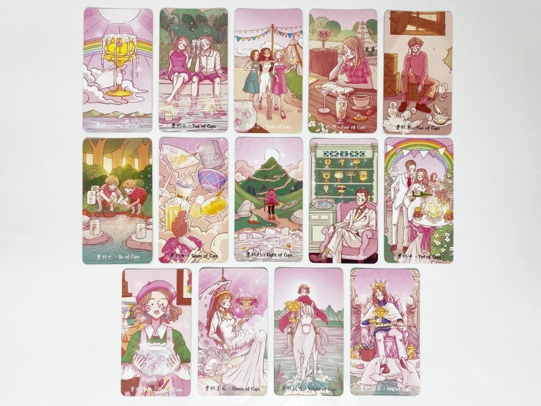 正規品タロットカード】豪華箔押し仕様✨童話や物語を描いた絵本のよう