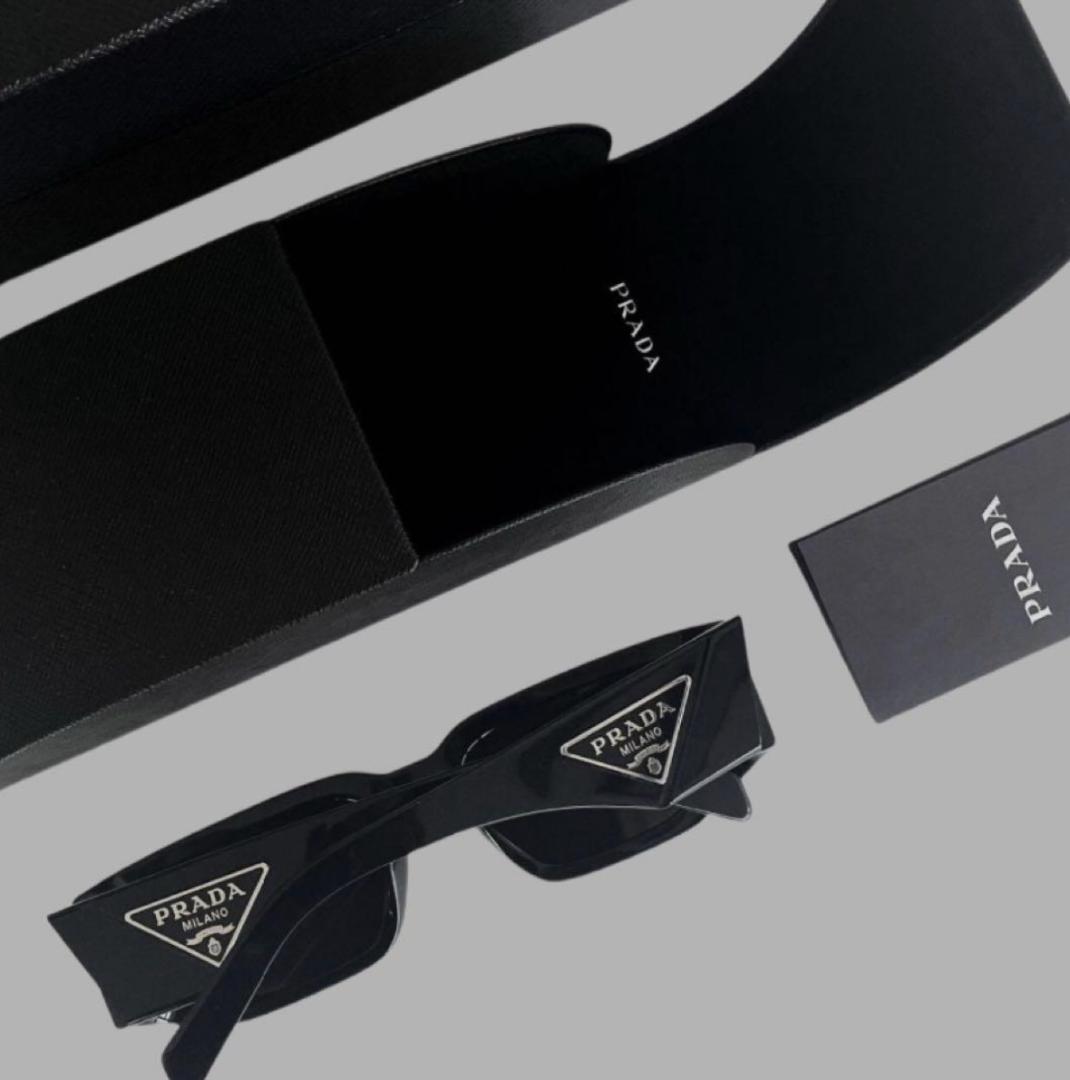 PRADA ブラック サングラス ケース付き - メルカリ