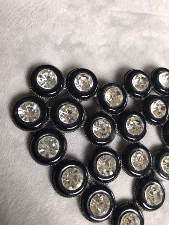 GIORGIO ARMANI ジョルジオ アルマーニ 大ぶりハートブローチ - メルカリ