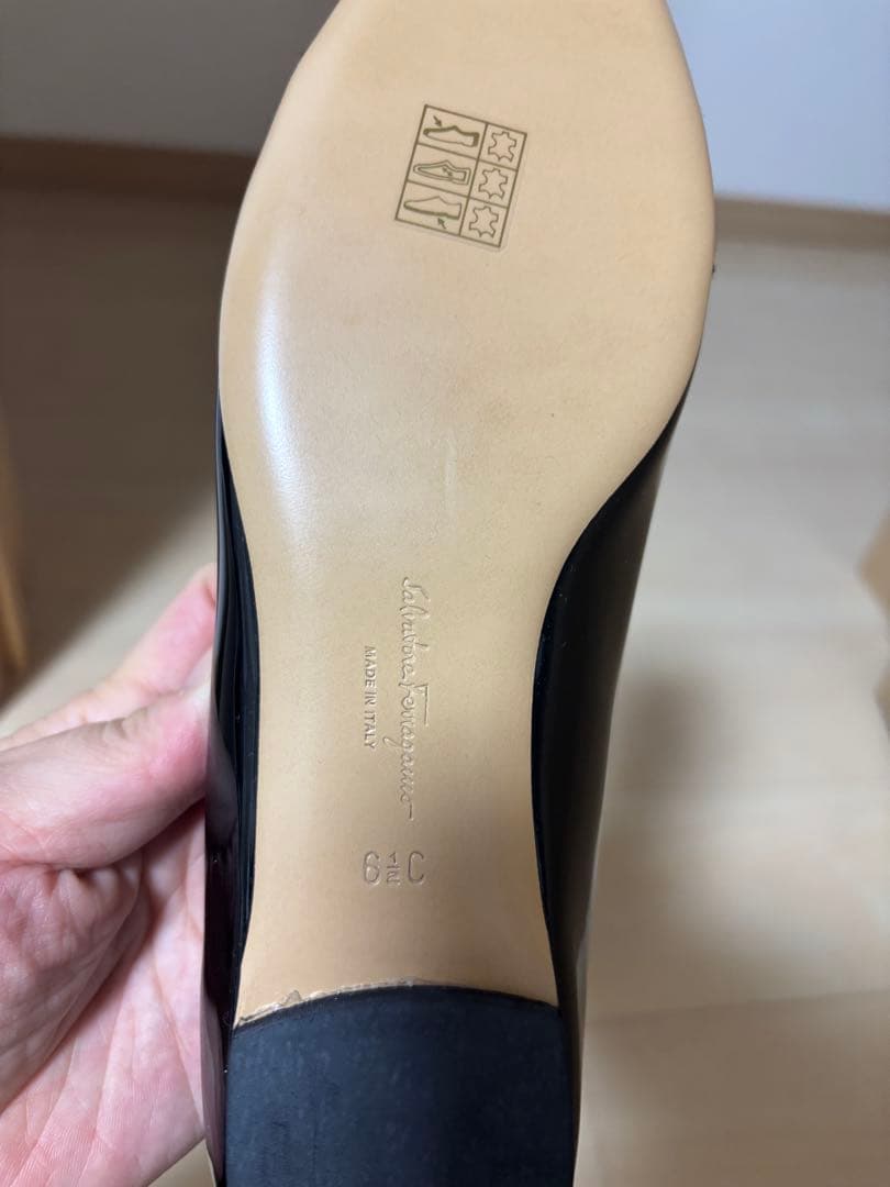 【新品】Salvatore Ferragamo フェラガモ 黒 23.5cm