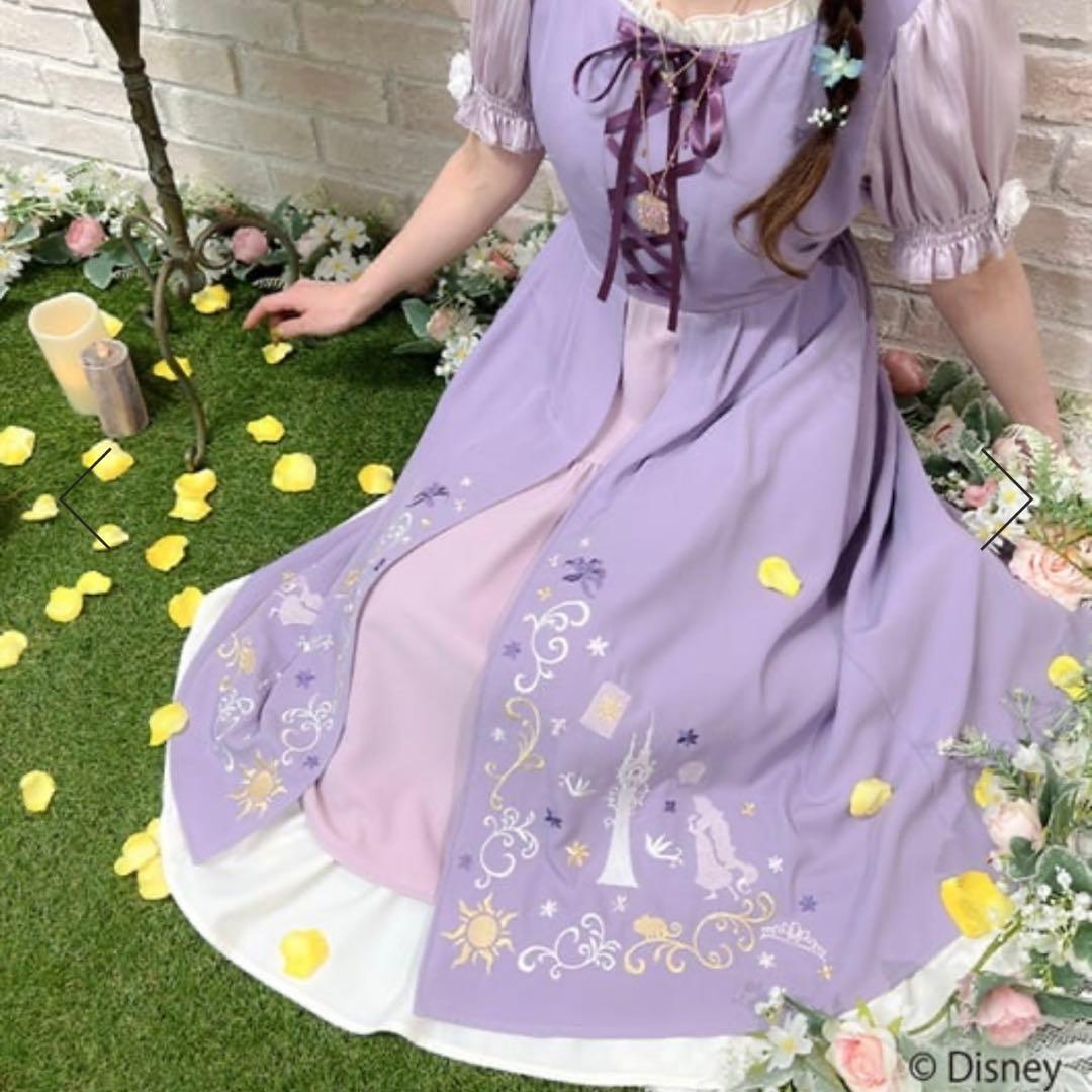 ク*新様 ラプンツェルaxes femme塔の上のラプンツェルワンピース