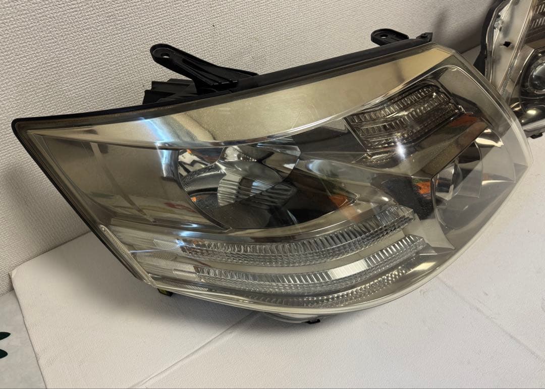 送料込 トヨタ アルファード10系 後期 純正 HID ヘッドライト 左右