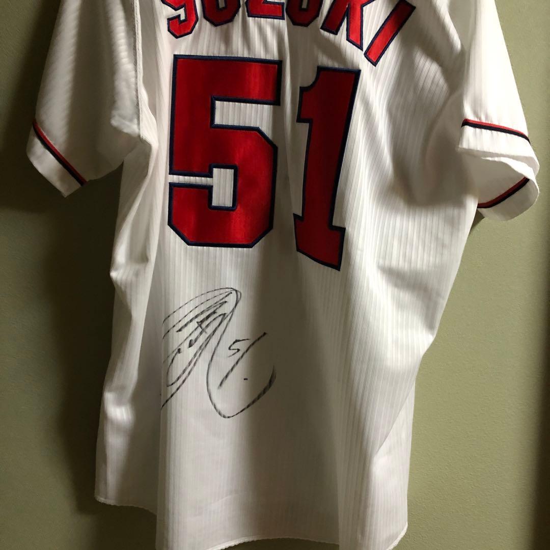 鈴木誠也直筆サインユニフォーム - メルカリ