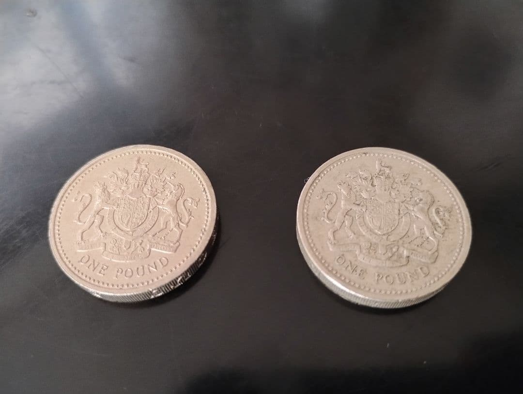 11983年 イギリス 1ポンド 硬貨 通常＆エラー セット エリザベスⅡ