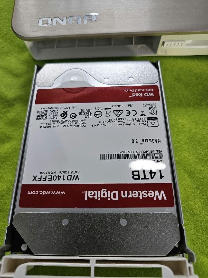 QNAP HS-453DX-8G NAS 14TB 2本