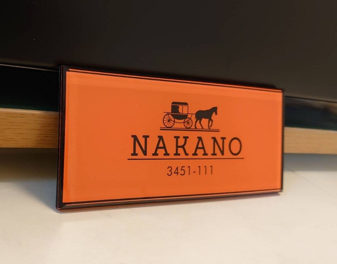 海外ハイブランド保存箱調アクリル表札＊オレンジ＊4辺45度斜めカット