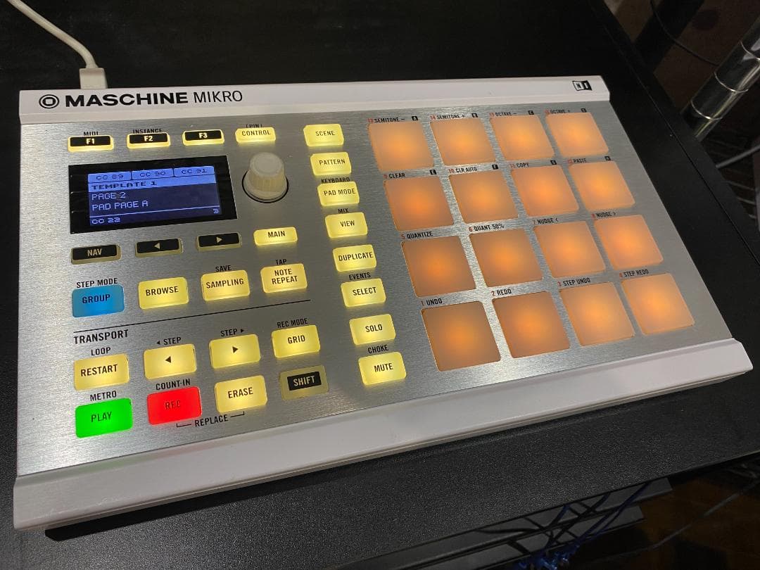 DJ機材 Native Instruments MASCHINE MIKRO MK2 ID Native Instruments Maschine Mikro MK2 Black | Guitar Center