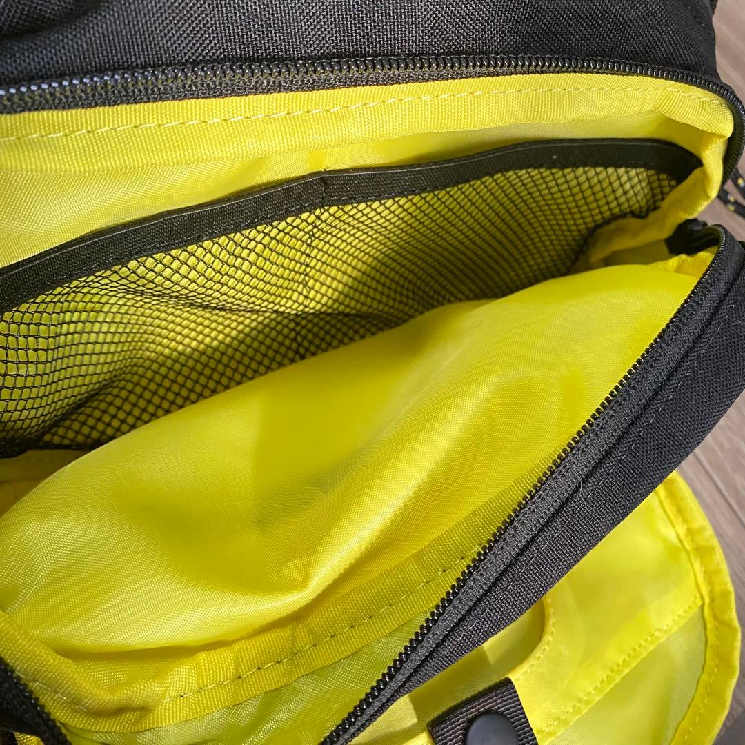 Hugoo Hugoo 多機能バッグ 黒/黄色 多機能バッグ 黒⁄黄色