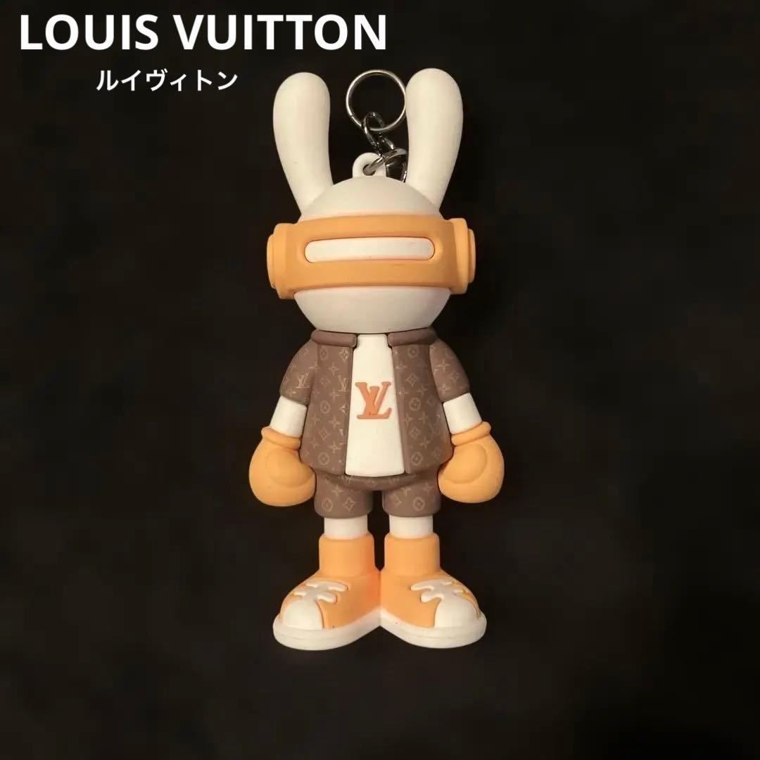 LOUIS VUITTON【ルイヴィトン】うさぎキーホルダー ノベルティ - メルカリ