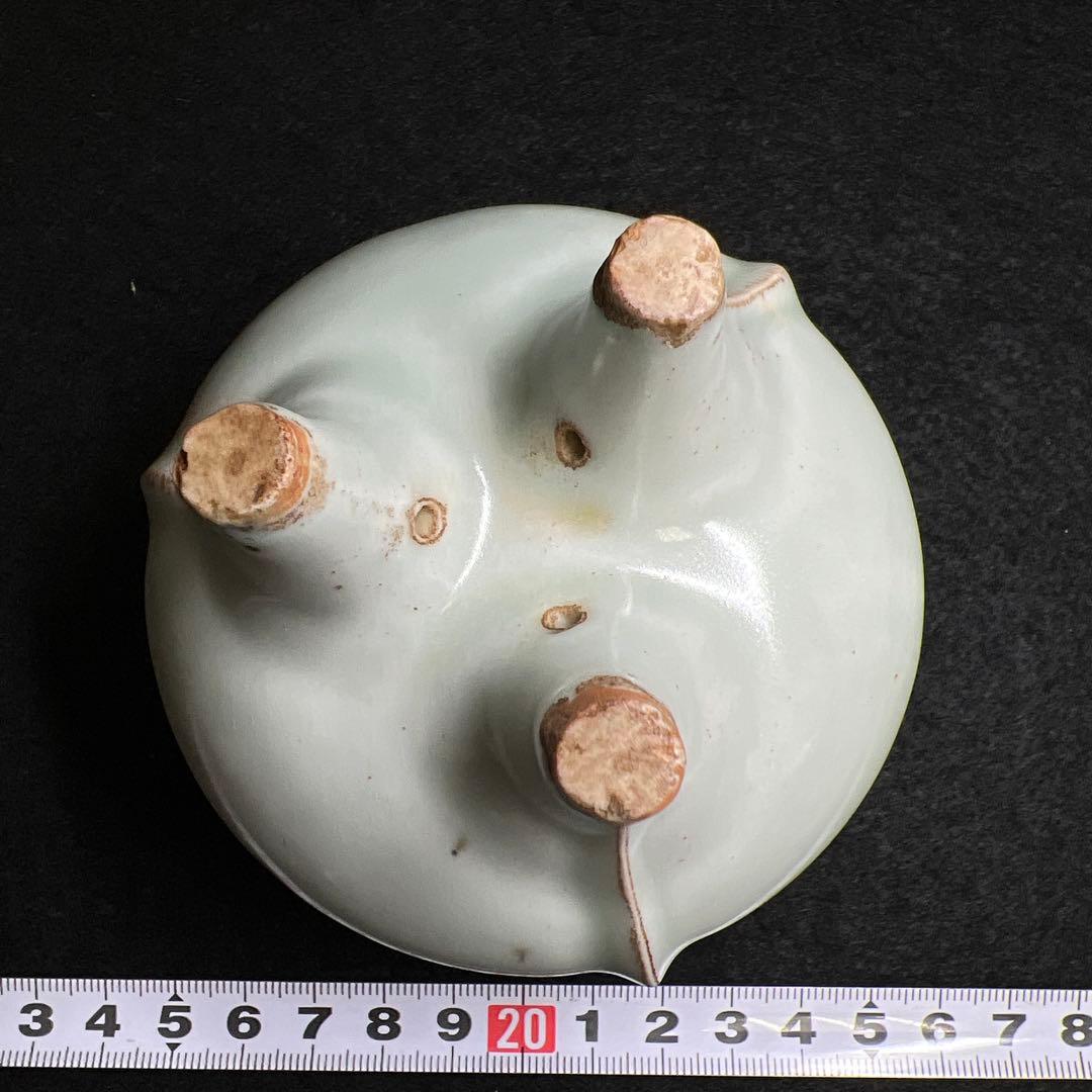 中国明時代 龍泉窯 白砡摘唐木台青磁香炉 木箱付 東Y8-0128☆2Fトカサ