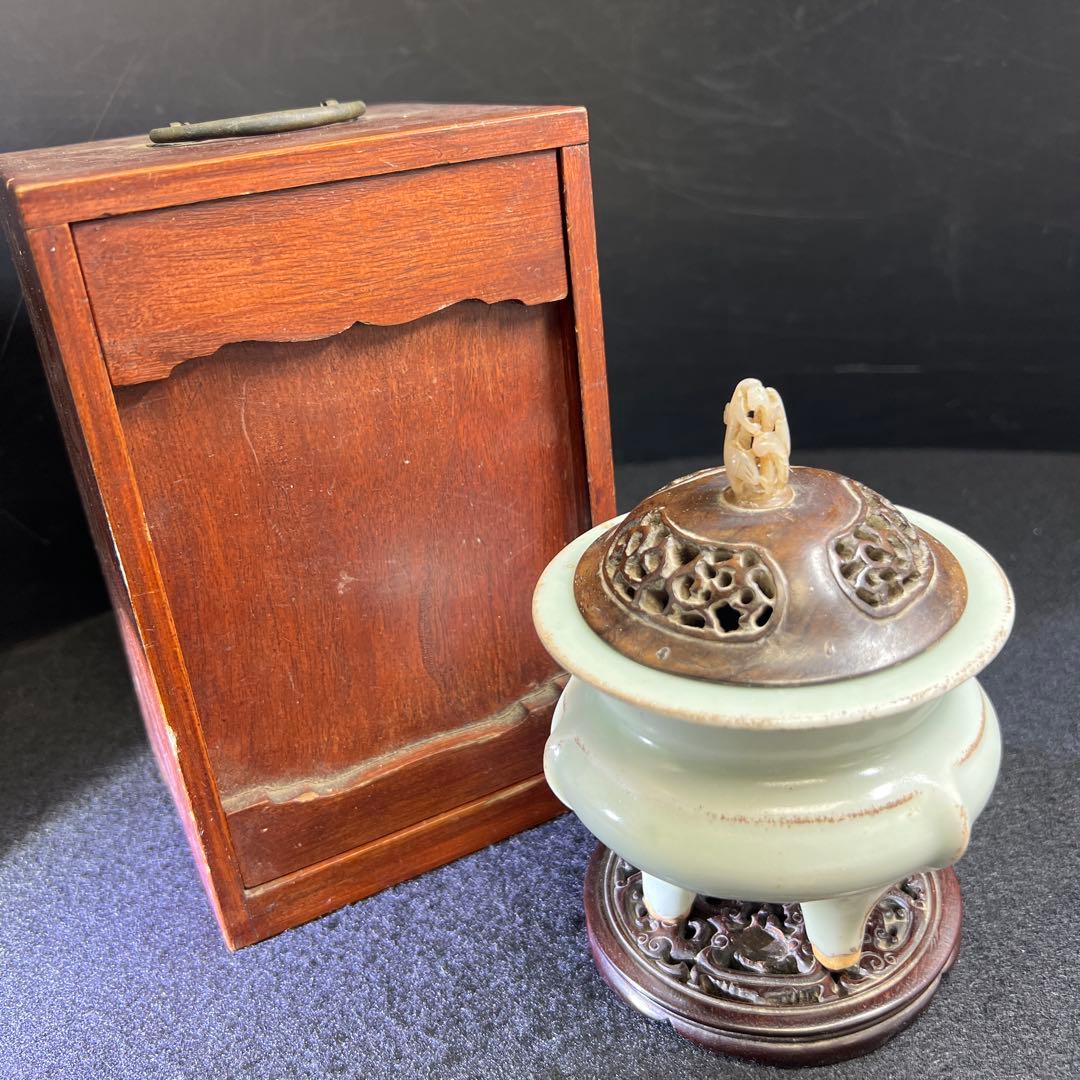 中国明時代 龍泉窯 白砡摘唐木台青磁香炉 木箱付 東Y8-0128☆2Fトカサ