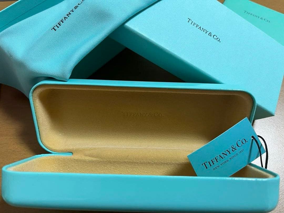 ティファニー メガネケース メガネ拭き 箱付き - メルカリ