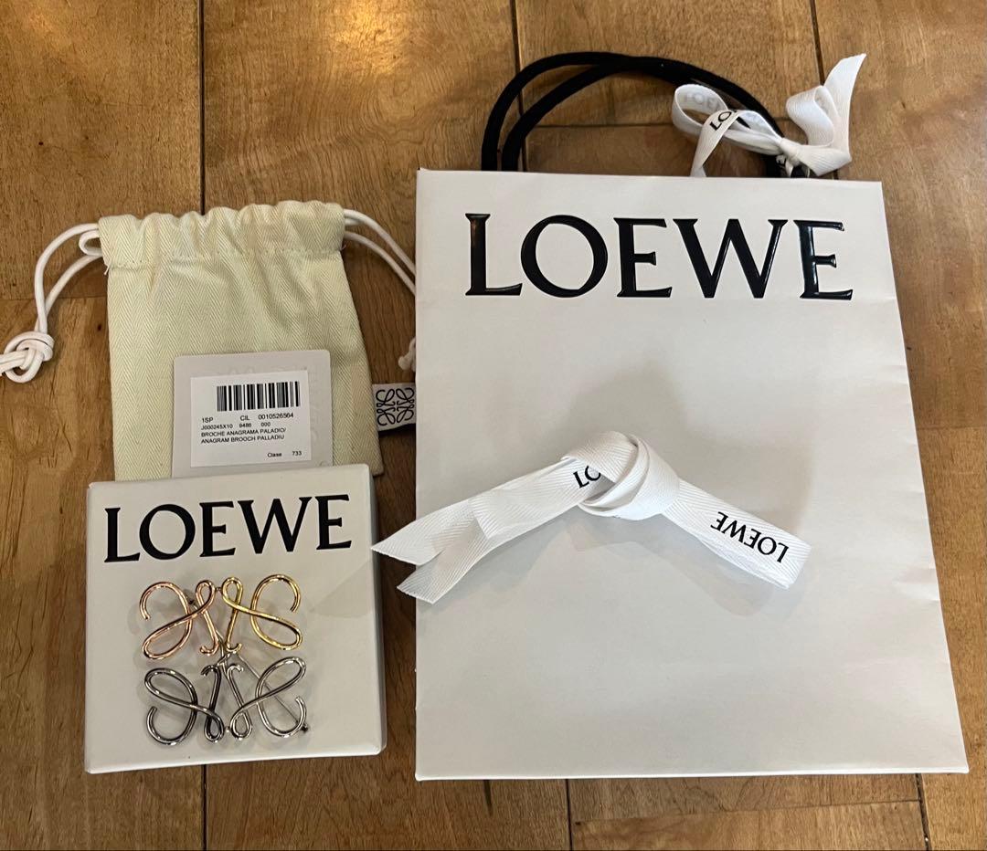ロエベ　アナグラム　ブローチ　マルチカラー　美品 LOEWE（ロエベ） 【LaGアウトレット】LOEWE ブローチ Multi Color