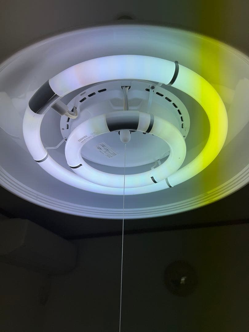 TOSHIBALEDシーリングライト 円形 ホワイト 調光機能付き - その他人気