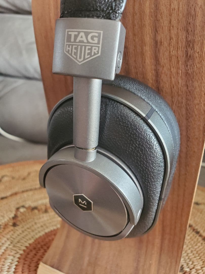 Master & Dynamic MW60 (TAG Heuerコラボ限定品) - メルカリ