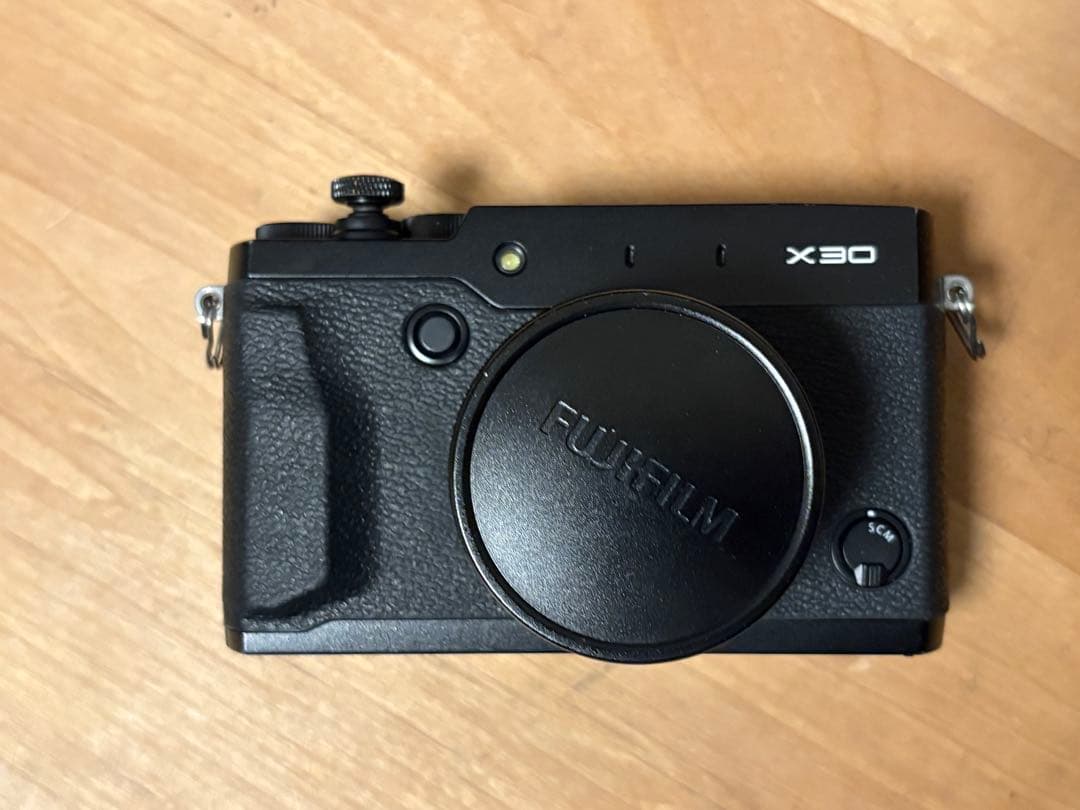 デジタルカメラ FUJIFILM X-30 Amazon.com : Fujifilm X30 Silver 12 MP Digital Camera with 3.0