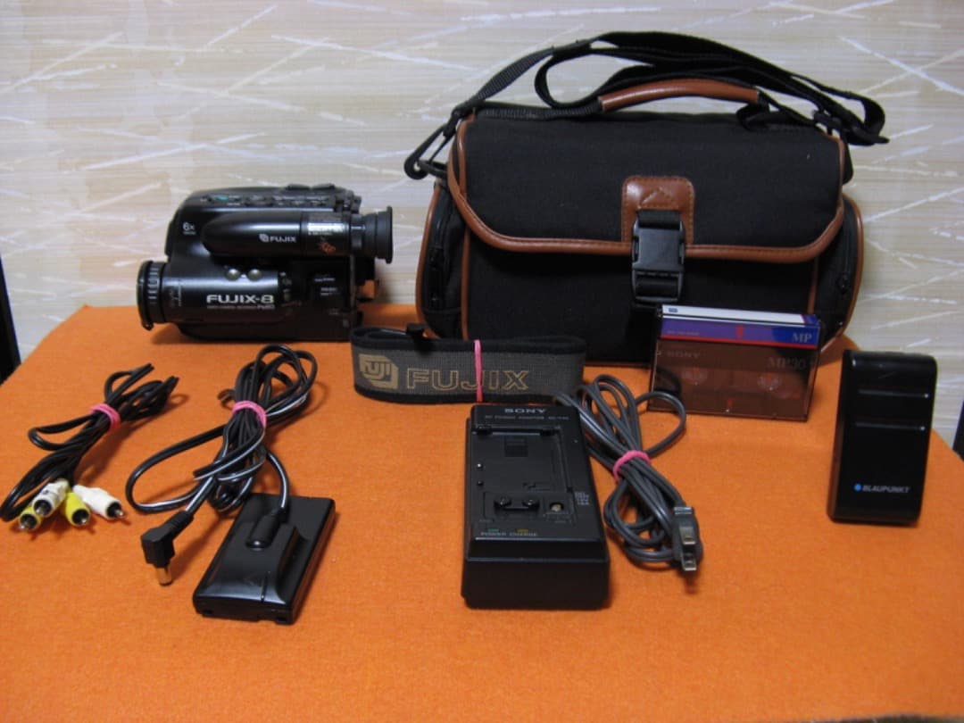動作OK❗️☆FUJIXの8ミリビデオカメラ/FUJIX-8 P660 a68336a9-s.jpg