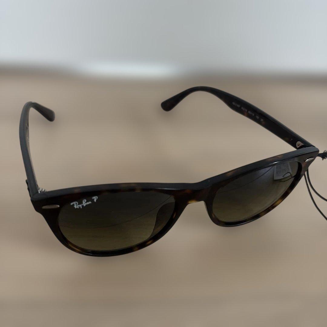 Ray-Ban 0RB2185F ブラックサングラス ケース付き