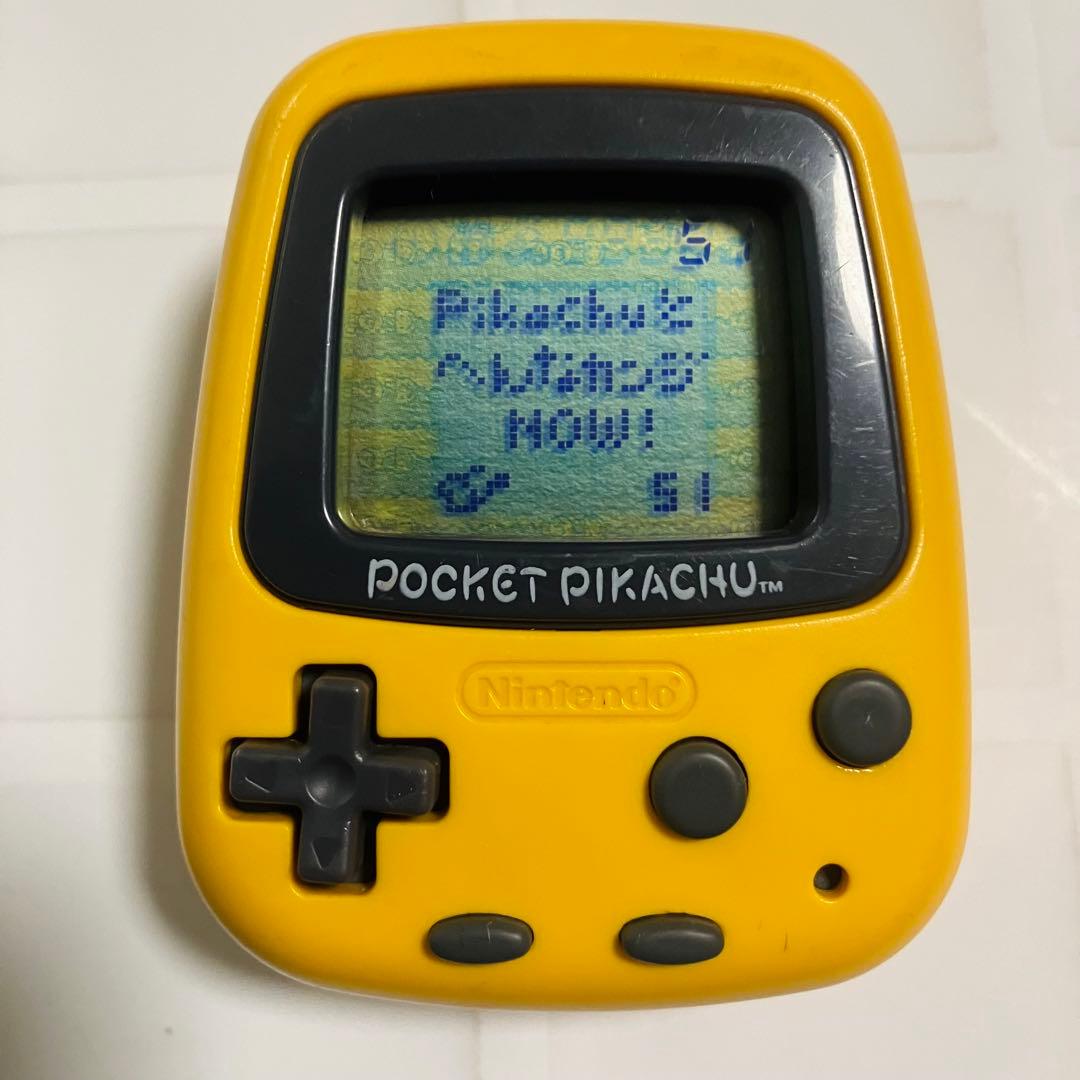 ポケットピカチュウ 歩数計 万歩計 白黒 - メルカリ