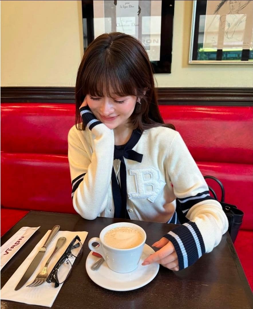 Bibiy.B. CLUB TIE CARDIGAN 限定ホワイト - メルカリ