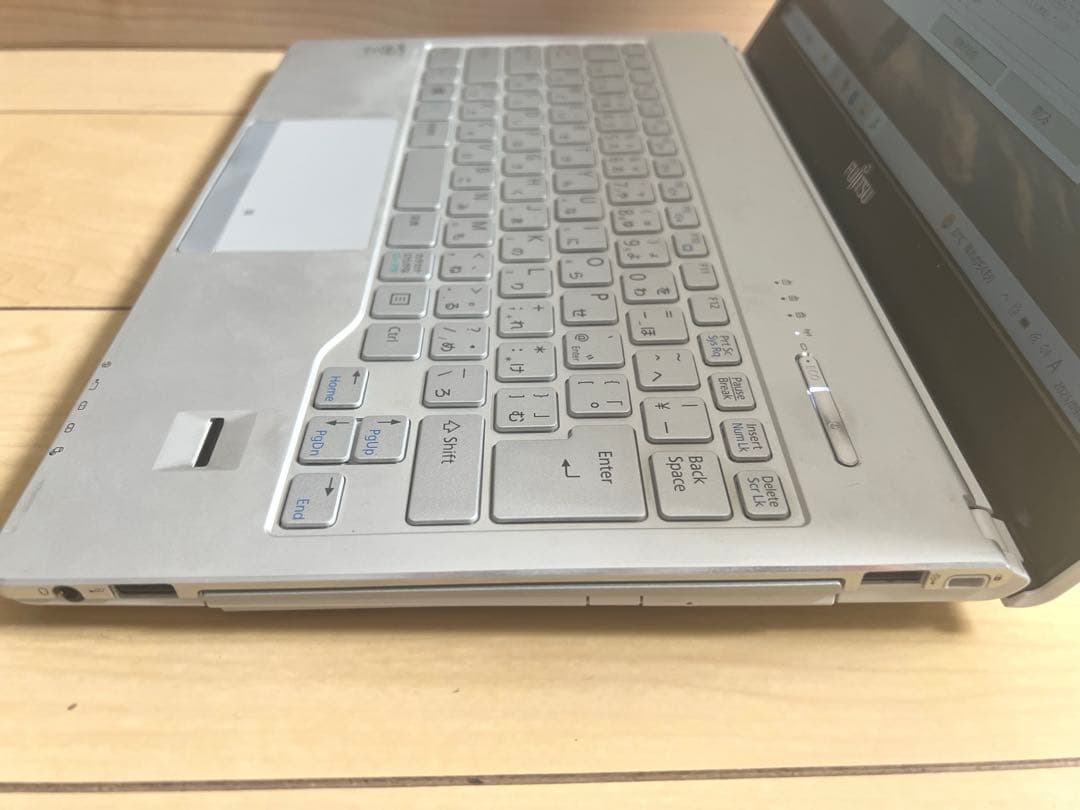 富士通 FMV SH75/W Core i5 高速SSD Windows11