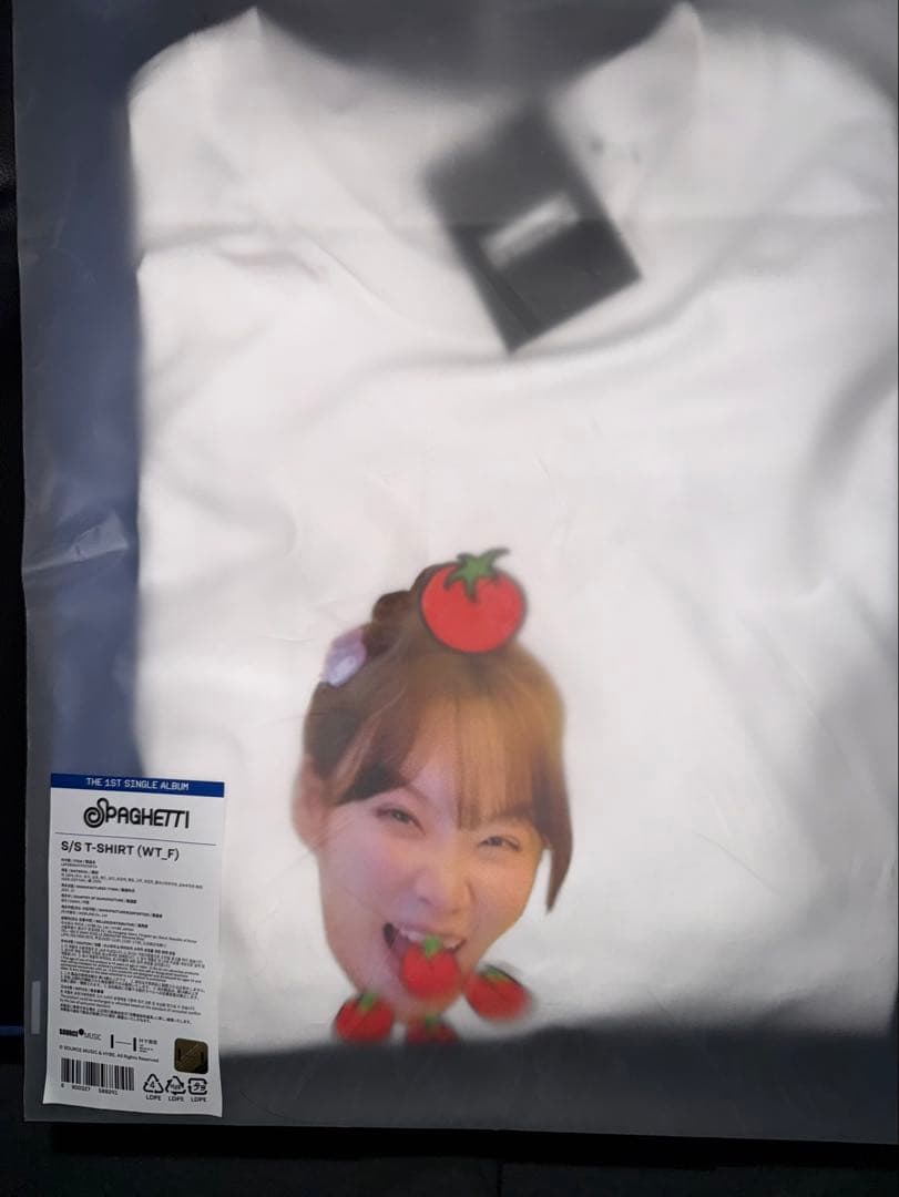 Le Sserafim ルセラフィム spaghetti Tシャツ チェウォン - メルカリ