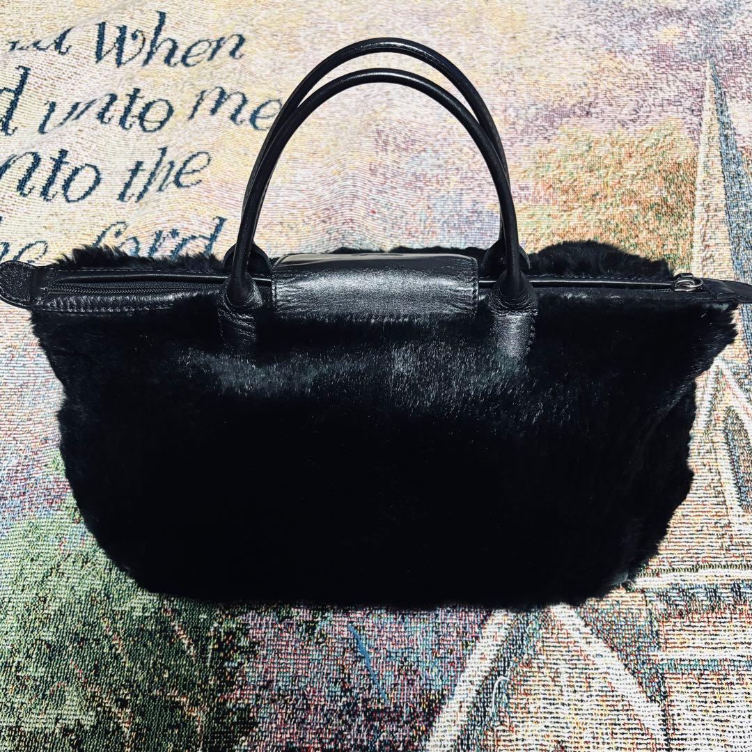 希少”ロンシャン プリアージュ ラビットファーハンドバッグ 黒色