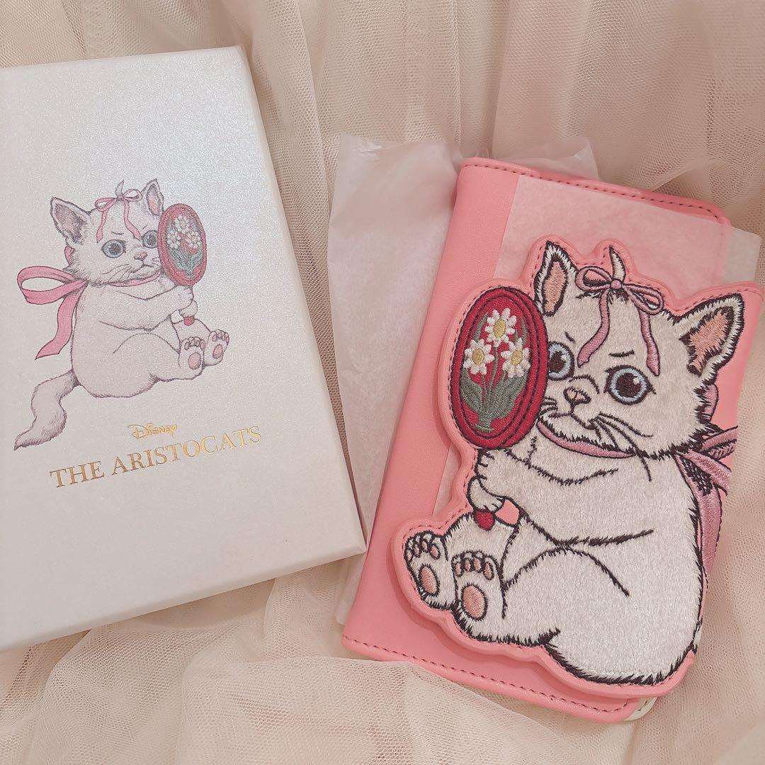 ヒグチユウコ　マリー　スマホケース 未使用 ヒグチユウコ 刺繍 ディズニー コラボ スマートフォンケース