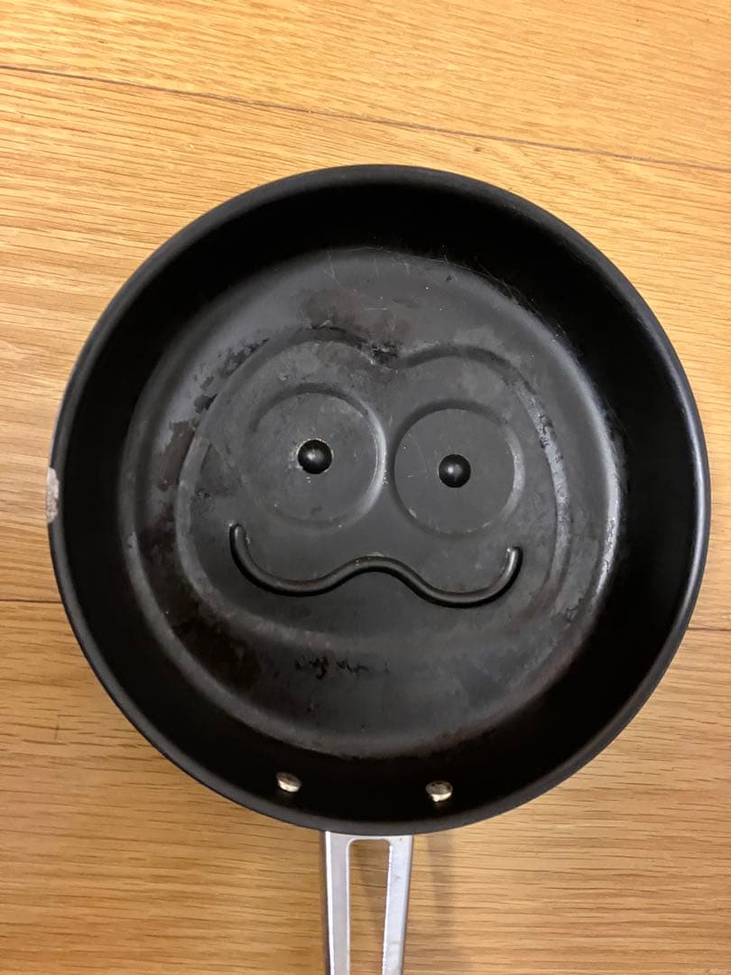 バムとケロ ケロちゃんのパンケーキができるフライパン - メルカリ