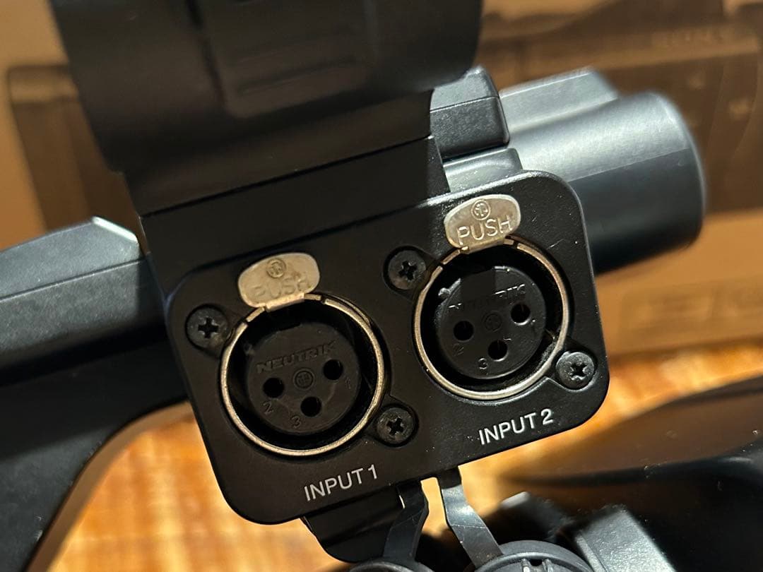 値下げしましたSONY PXW-Z190（充電器、バッテリー1本レインカバー付