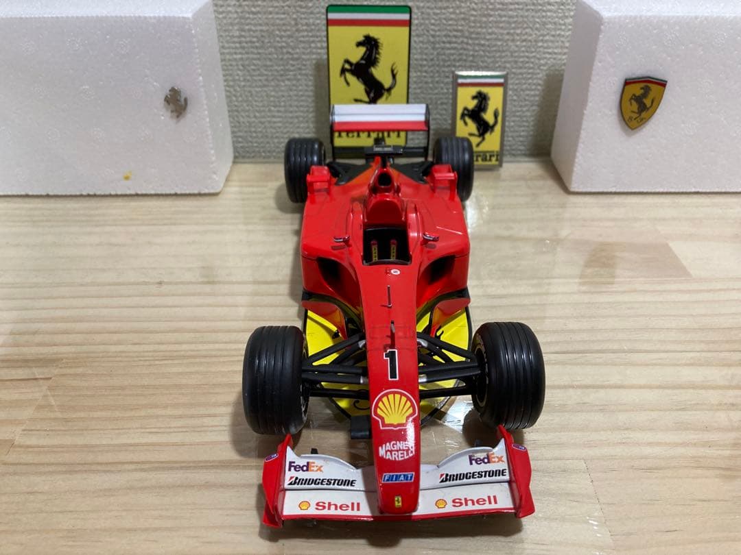 Ferrari F-2001 1:18 •'シューマッハ 通算52回のGP優勝」 - メルカリ
