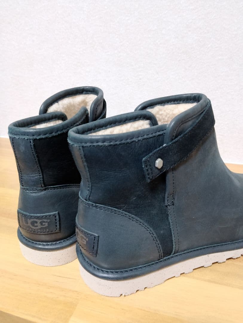 新品未使用】uggアグ ムートンレザー ミッドカットブーツ 24cm 黒レザー