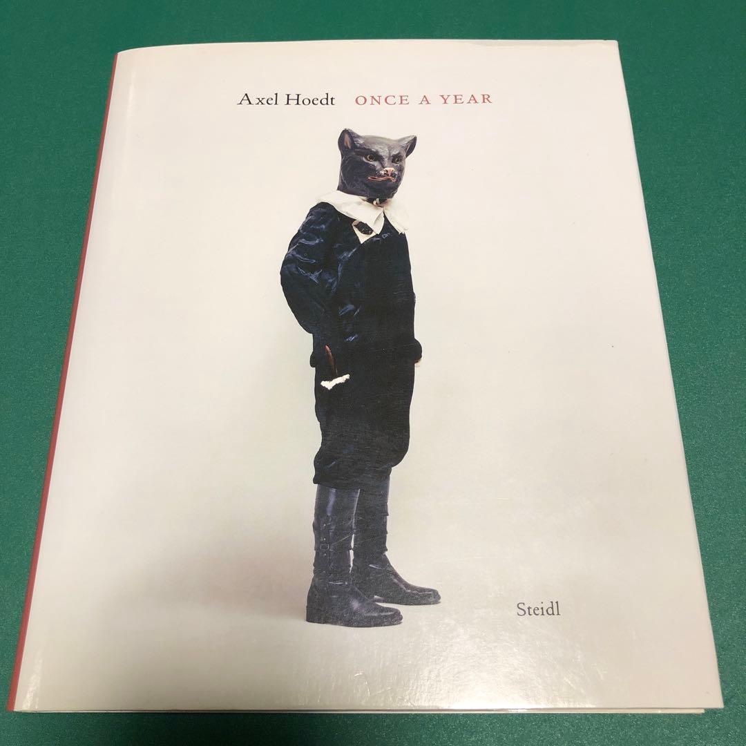 アート・デザイン・音楽 ONCE A YEAR by Axel Hoedt Axel Hoedt: Dusk - Bookshop Anzenberger Gallery