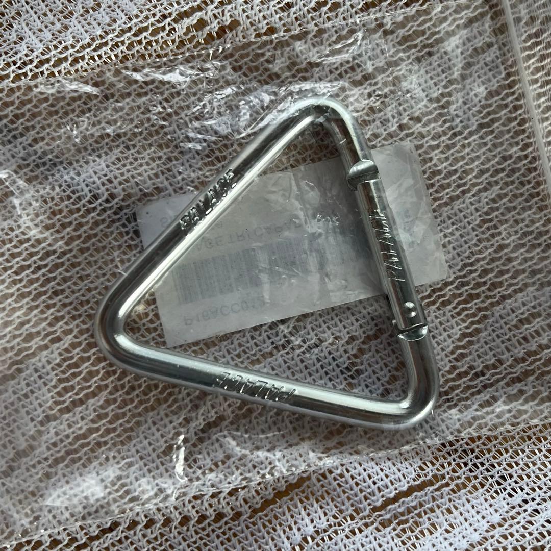 R*l様 palace skateboards トライアングル カラビナ - メルカリ