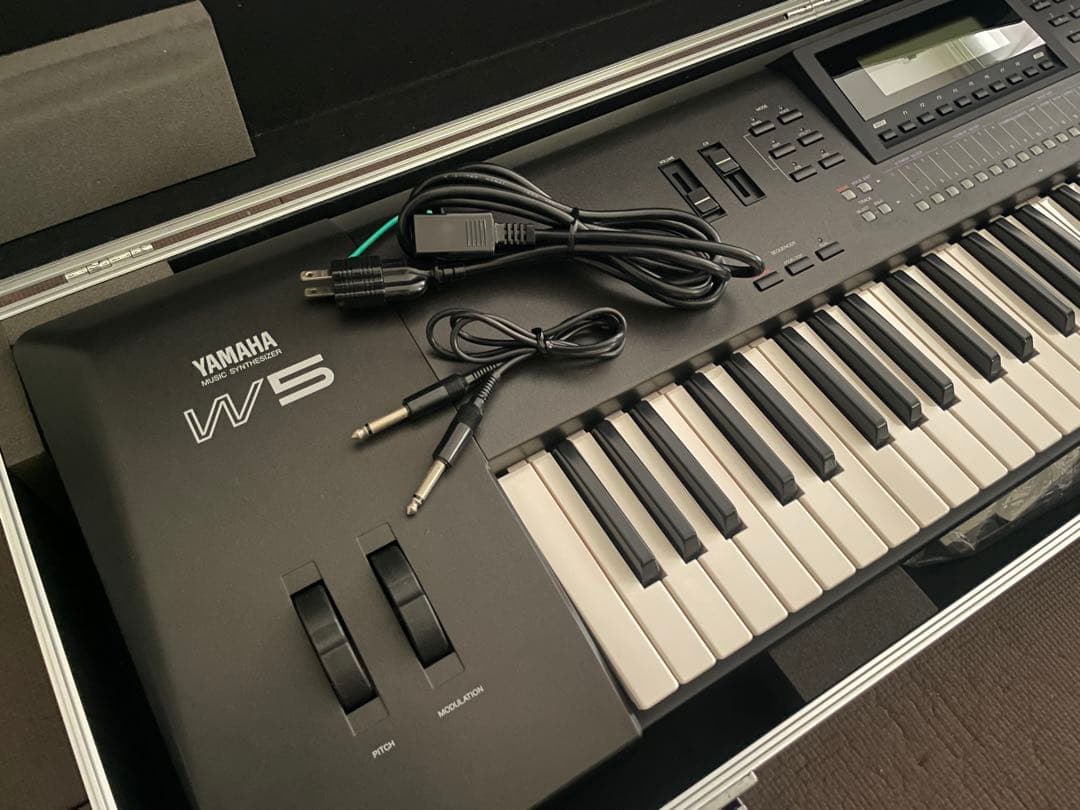 YAMAHA シンセサイザー W5 76鍵盤 ハードケース鍵付