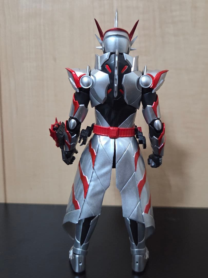 山*介様 S.H.Figuarts 仮面ライダーセイバー ドラゴニックナイト バ