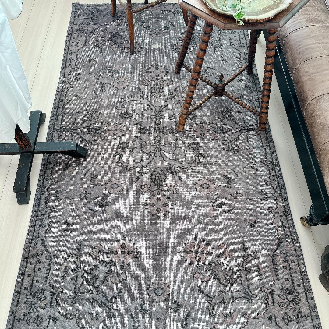 トルコ ヴィンテージラグA139 レア グレー ピンク オーバーダイラグ