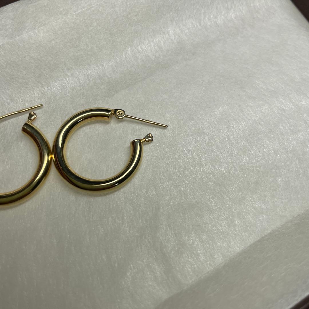 18k フープピアス 太さ3mm 幅20mm 18金 1.4ｇ
