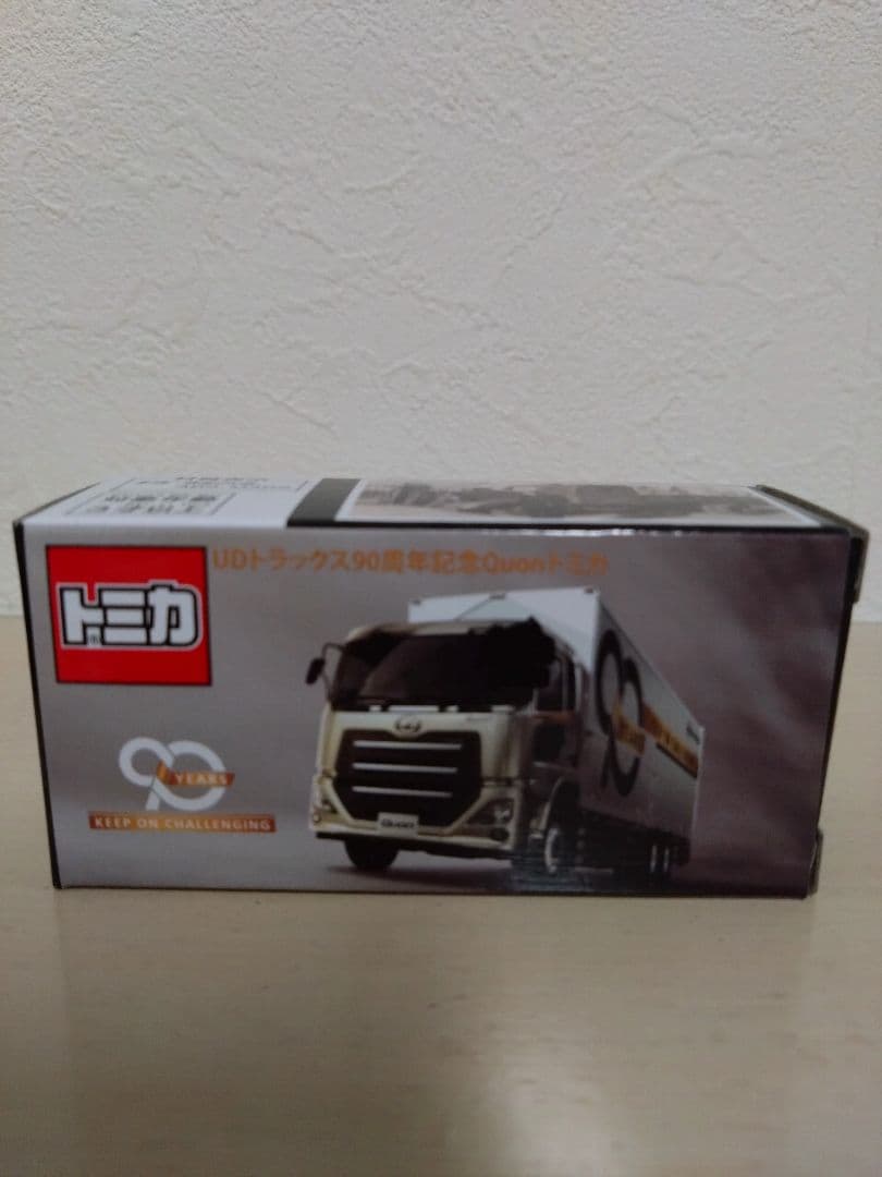 トミカ UDトラックス90周年記念ミニカー パーフェクトクオン非売品