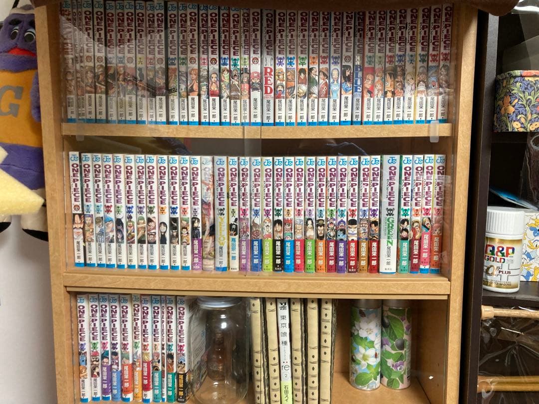 ワンピース1〜77巻、73冊セット＋関連本8冊＋限定ブックカバー9冊分